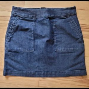 Loft denim skirt oversized front pockets zip back size 12 23”